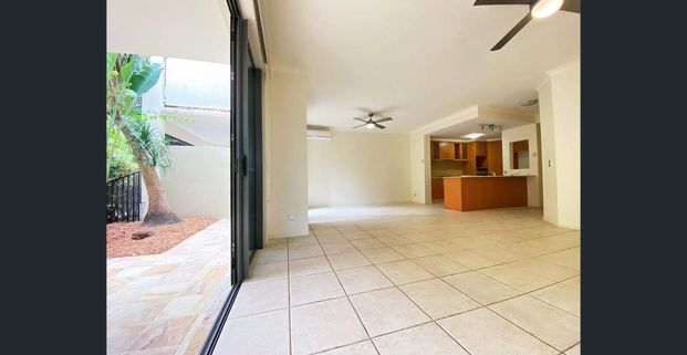 2 bed + study room Golf club view unit in The Cove Emerald Lakes for lease - Photo 1