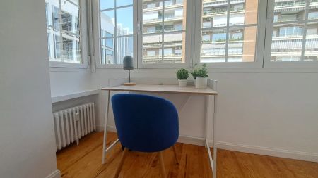 Room in a shared 14-bedroom apartment for rent in Castillejos, perfect for professionals and students. - Photo 4