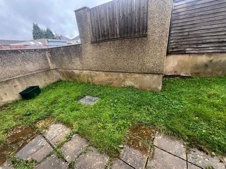 1 bedroom ground floor flat to rent - Photo 3