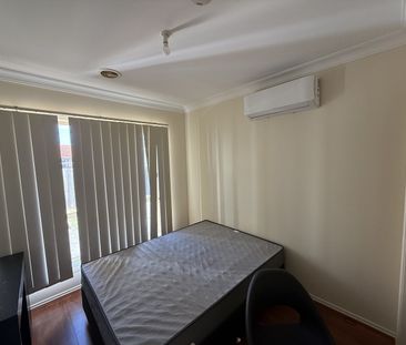 Furnished 1 Bedroom for Rent in Clayton - Photo 4