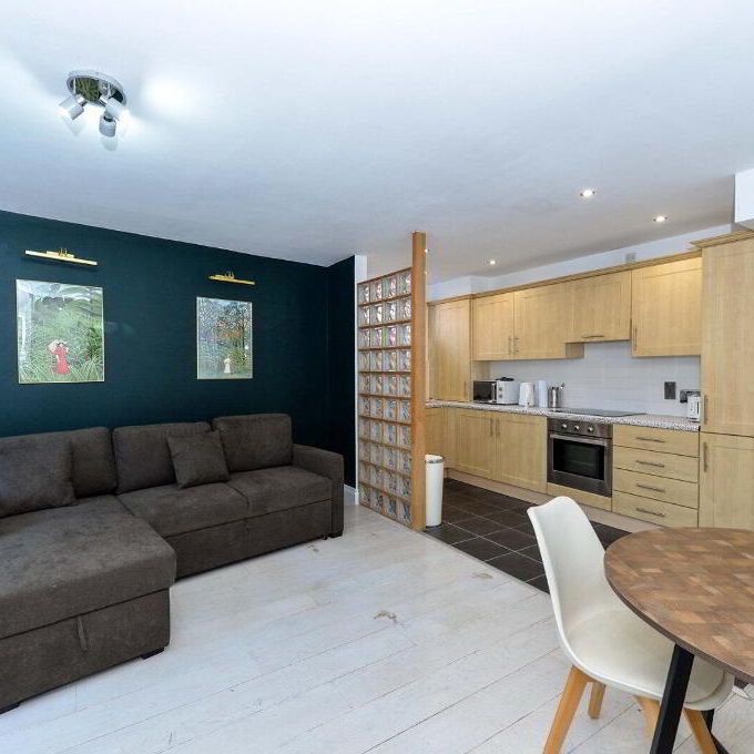 8 St. Judes Square, Ormeau, Belfast, BT7 2WA - Photo 1