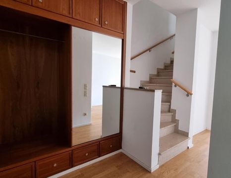 Wohnung mit Hausflair: Kinderfreundliche 4 Zimmerwohnung auf 2 Ebenen nähe AUDI - Photo 1