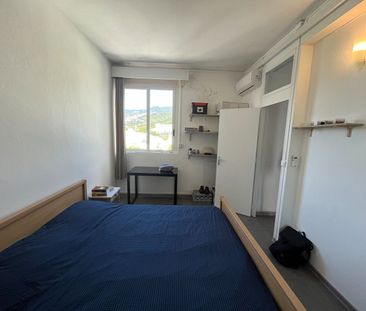 A LOUER - Saint-Denis - Appartement T3 meublé au 4ème étage avec as... - Photo 2