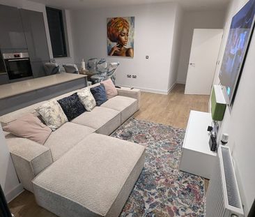 Room in a Shared Flat, Cairo New Road, CR0 - Photo 5