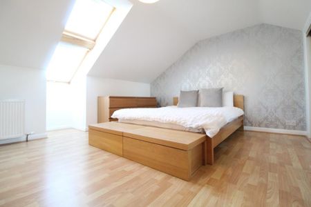 3 bedroom flat to rent - Photo 5