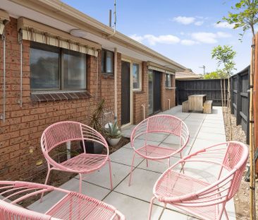 Beauty and the Beach - Furnished Unit - Photo 3