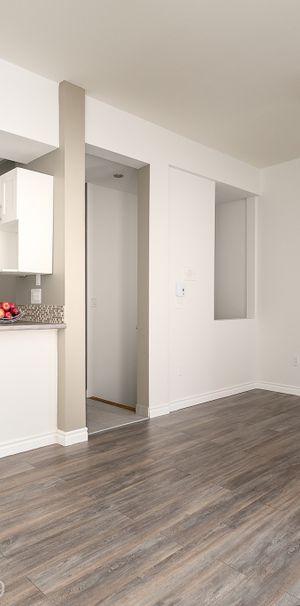 STOP!!! Beau 4½ -Longueuil - Photo 1