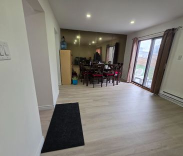 For Lease - 63 Wiggens Court, Toronto, Ontario - Photo 2