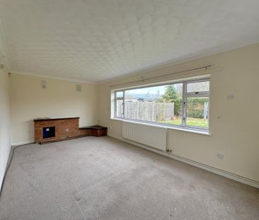 3 bedroom detached bungalow to rent - Photo 1
