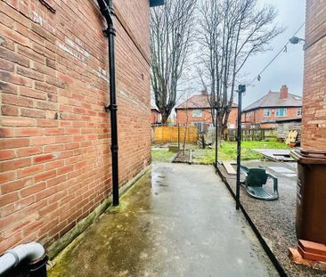 5 bedroom semi-detached house to rent - Photo 5