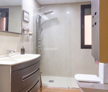 Room in a shared 3-bedroom apartment for rent in Acacias, perfect for women. - Photo 5