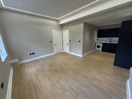 Two-Bedrooms Apartment - Photo 2