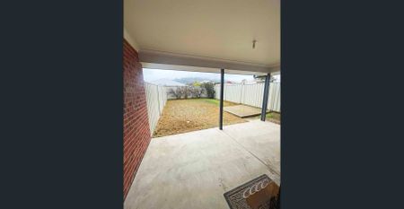 COMPACT, COSY, CONTEMPORARY & VERY PRIVATE - Photo 3