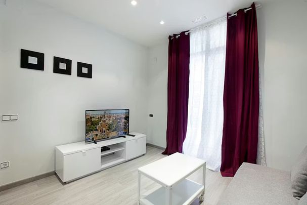 Carrer de Blasco de Garay, Barcelona, Catalonia 08004 - Photo 1