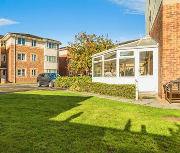 2 bedroom Flat To Let - Photo 2