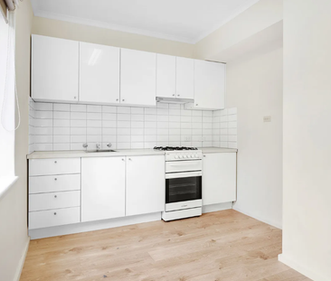 5 / 26 Byrne Avenue, Elwood - Photo 5