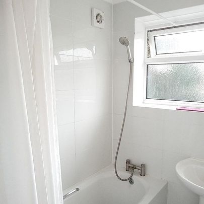 Swinburne Road - Photo 1