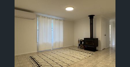 Beautifully updated home in a quiet location! - Photo 2