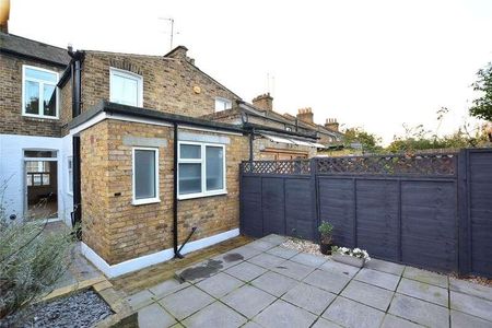 Earlswood Street, Greenwich, London, SE10 - Photo 2