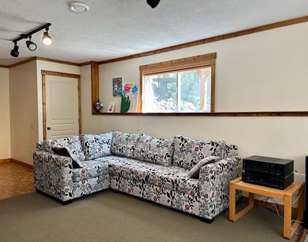 Ellison: 3 bed, 3 bath – Gardening enthusiasts welcome! - Photo 4