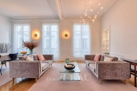 Location appartement, Paris 7ème (75007), 3 pièces, 81.33 m², ref 86399702 - Photo 3