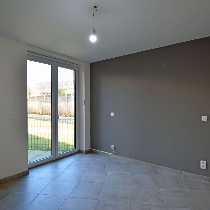 Zonnig gelijkvloers appartement te huur met centrale ligging! - Photo 1