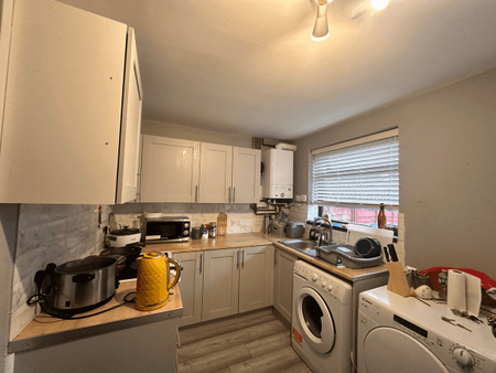 Seymour Place, Peterborough, PE4 - Photo 3