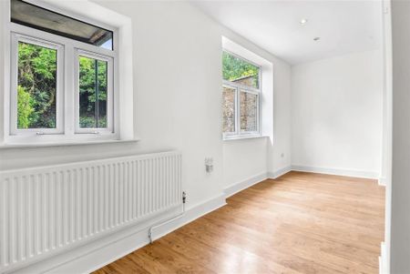 4 bedroom flat to rent - Photo 5