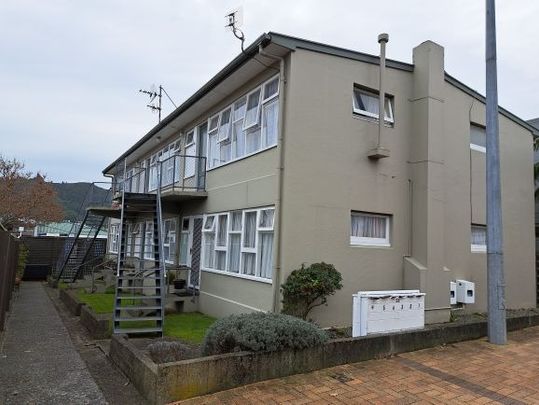 Cosy 1 bedroom in Upper Hutt CBD - Photo 1