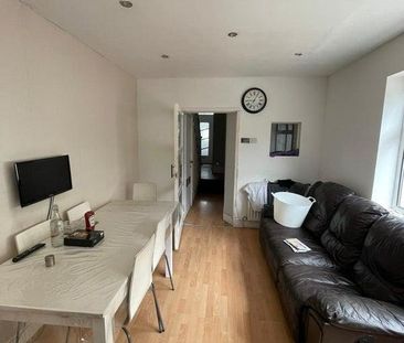 4 bedroom house to rent - Photo 2