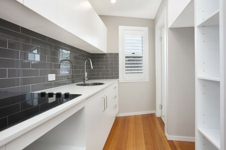 . Garden Grove, Carrara QLD, Belconnen - Photo 3