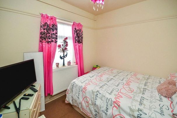 2 bedroom end of terrace house to rent - Photo 1