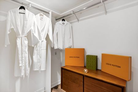 For Lease - 2 St Thomas Street Unit# 1206, Toronto, Ontario - Photo 3