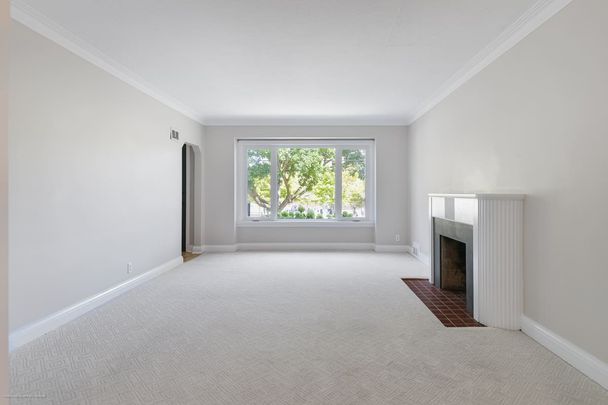 70 Jopling Ave N - Photo 1