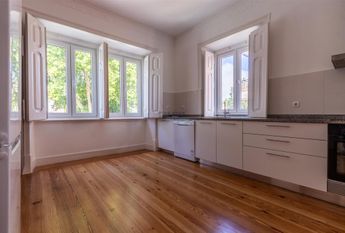 Apartamento T4 em Lisboa
