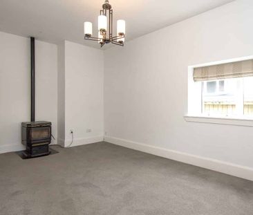 Charming Character Home with Spacious Garden! - Photo 4