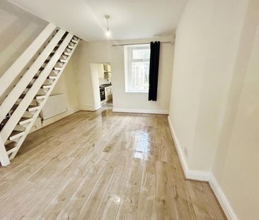 2 bedroom property to rent - Photo 1