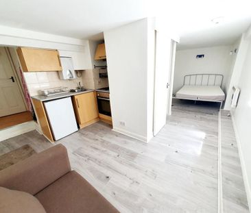 Studio to rent - Photo 2