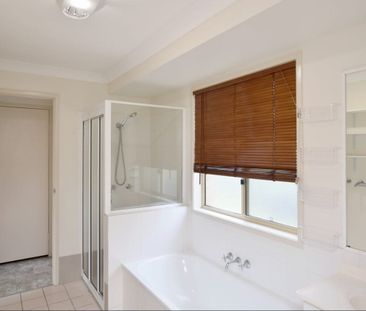 SPACIOUS 4 BEDROOM FAMILY HOME WITH ENTERTAINING AREA AND LARGE YARD - Photo 1