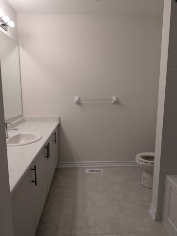 For Lease - 1052 Periwinkle Crescent, Woodstock, Ontario - Photo 5