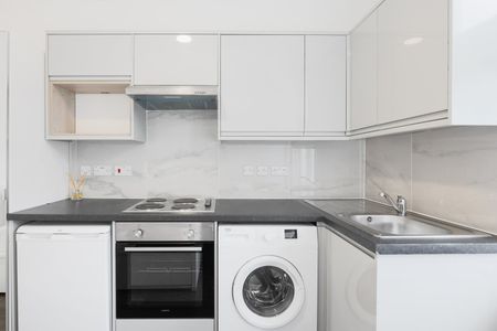 Studio Flat, Edgware Road, W2 - Photo 3