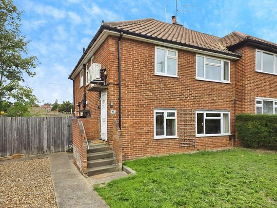 2 bedroom maisonette to rent - Photo 1