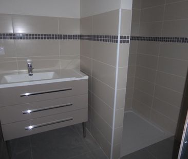 Location Appartement 3 pièces 64m² AUBENAS 07200 - Photo 3