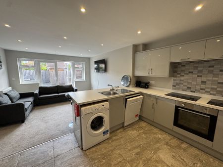 Bedale Avenue, Osbaldwick - P1792 - Photo 5