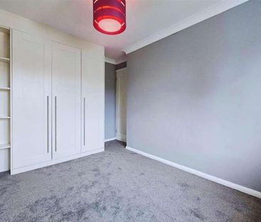 Rainer Close, EN8 - Photo 6