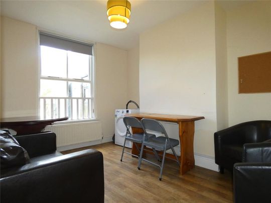 4 bedroom terraced house to rent - Photo 1