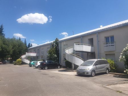 Location Appartement 1 pièce 29m² NIMES 30000 - Photo 4