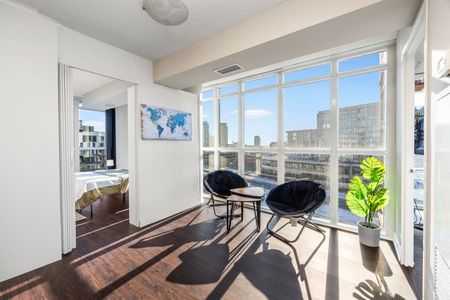 Master Room & Ensuite Bath - Lisgar Apartments - Photo 2
