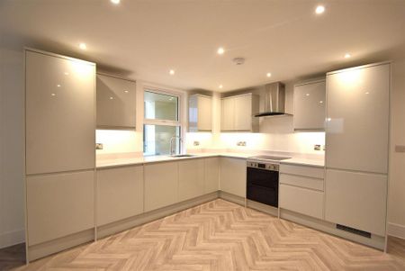 3 bedroom apartment to rent - Photo 4