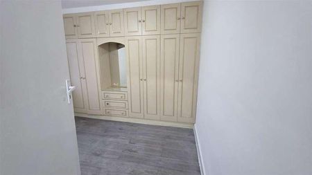 Chepstow Gardens, Southall, UB1 - Photo 4